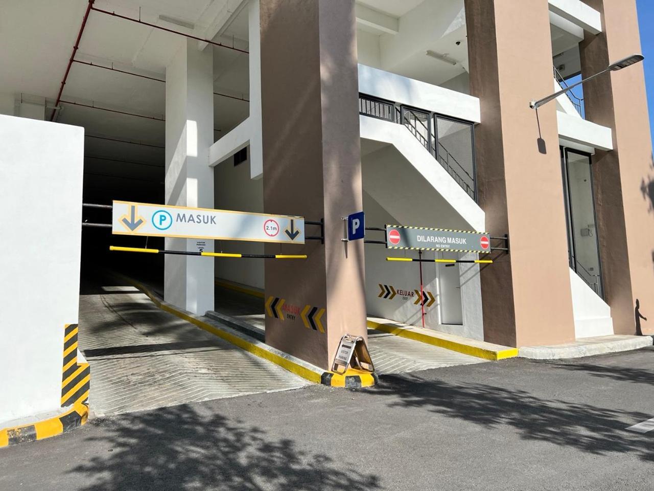 Courtyard By Marriott Melaka Hotel Exterior photo