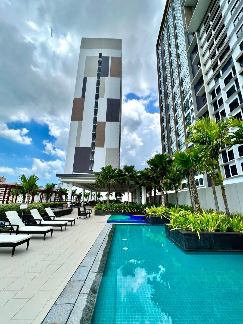 Courtyard By Marriott Melaka Hotel Exterior photo